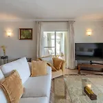 Awesome 3 Bedroom Apart. W/ 4 Terraces, Pool & Parking Appartement *