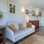 Awesome 3 Bedroom Apart. W/ 4 Terraces, Pool & Parking *