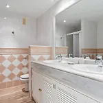 Awesome 3 Bedroom Apart. W/ 4 Terraces, Pool & Parking *