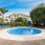 Awesome 3 Bedroom Apart. W/ 4 Terraces, Pool & Parking *