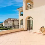 Awesome 3 Bedroom Apart. W/ 4 Terraces, Pool & Parking Appartement *