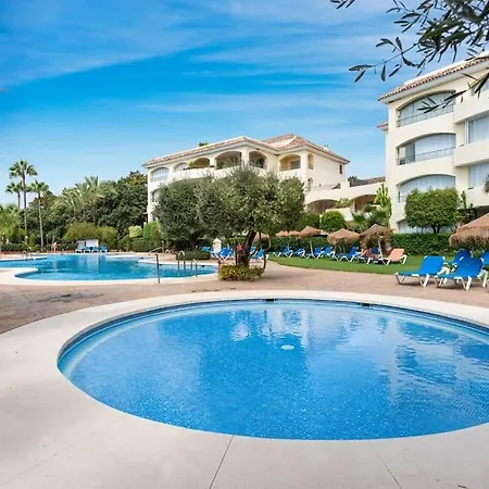 Awesome 3 Bedroom Apart. W/ 4 Terraces, Pool & Parking Apartman