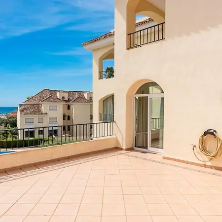 Awesome 3 Bedroom Apart. W/ 4 Terraces, Pool & Parking דירה *