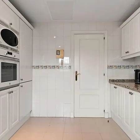 דירה Awesome 3 Bedroom Apart. W/ 4 Terraces, Pool & Parking *