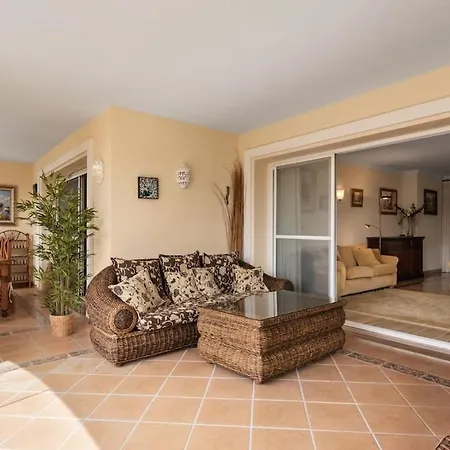 Awesome 3 Bedroom Apart. W/ 4 Terraces, Pool & Parking