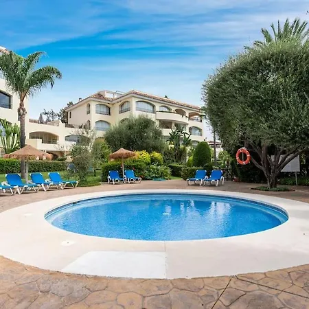 Awesome 3 Bedroom Apart. W/ 4 Terraces, Pool & Parking Lejlighed *