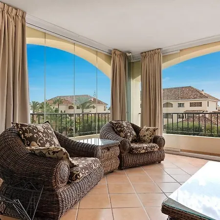 Lejlighed Awesome 3 Bedroom Apart. W/ 4 Terraces, Pool & Parking Marbella