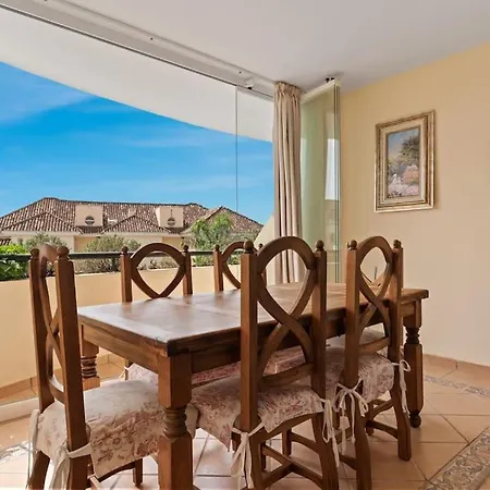 Awesome 3 Bedroom Apart. W/ 4 Terraces, Pool & Parking *