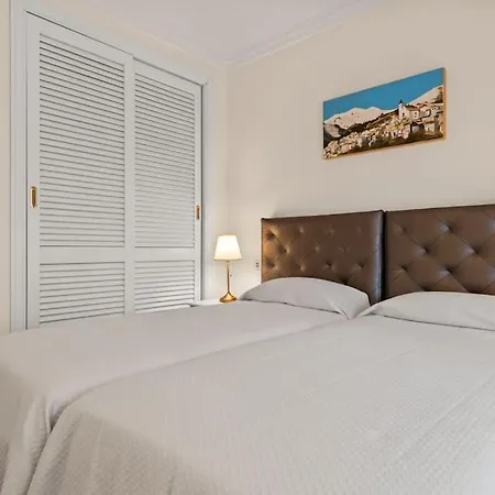 Lejlighed Awesome 3 Bedroom Apart. W/ 4 Terraces, Pool & Parking Marbella