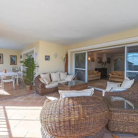 Lägenhet Awesome 3 Bedroom Apart. W/ 4 Terraces, Pool & Parking Marbella