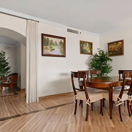 Awesome 3 Bedroom Apart. W/ 4 Terraces, Pool & Parking Марбелья