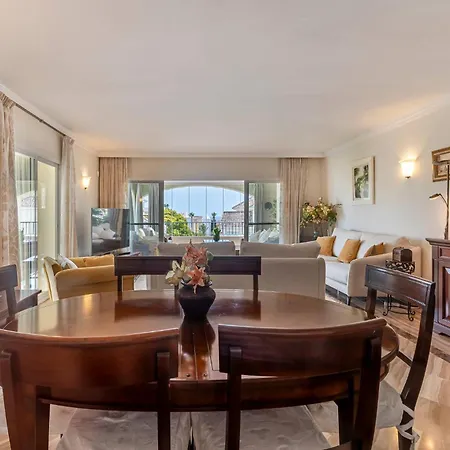 Awesome 3 Bedroom Apart. W/ 4 Terraces, Pool & Parking