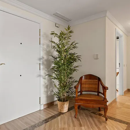 Appartamento Awesome 3 Bedroom Apart. W/ 4 Terraces, Pool & Parking Marbella