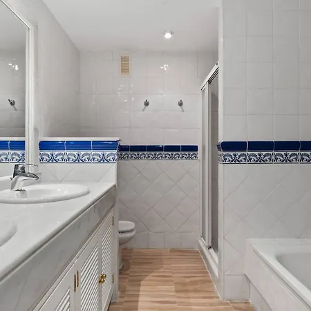Awesome 3 Bedroom Apart. W/ 4 Terraces, Pool & Parking Lägenhet Marbella