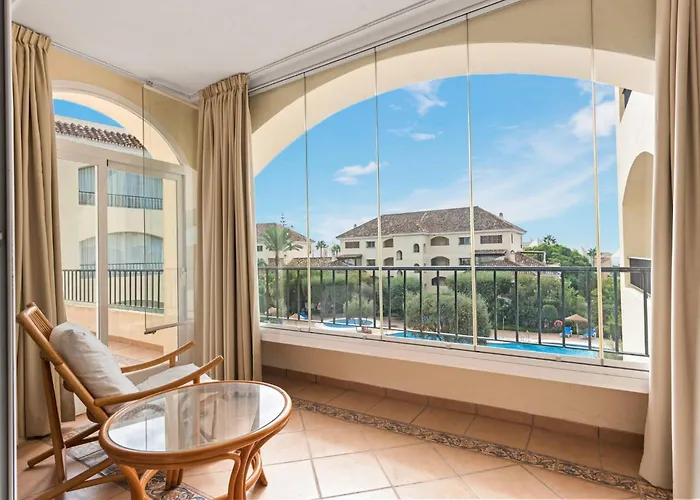 Awesome 3 Bedroom Apart. W/ 4 Terraces, Pool & Parking