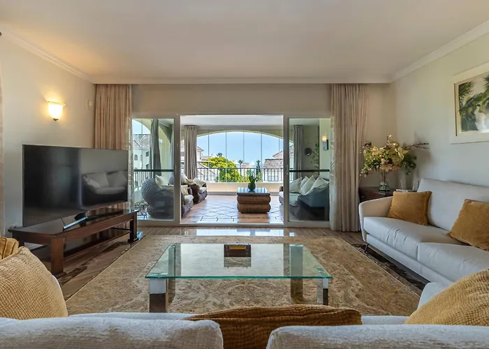 Awesome 3 Bedroom Apart. W/ 4 Terraces, Pool & Parking Apartment Marbella