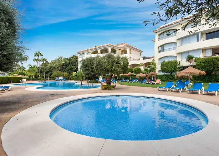 Апартаменты Awesome 3 Bedroom Apart. W/ 4 Terraces, Pool & Parking