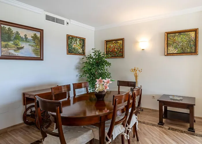 Awesome 3 Bedroom Apart. W/ 4 Terraces, Pool & Parking Апартаменты Марбелья