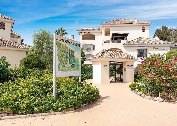 Awesome 3 Bedroom Apart. W/ 4 Terraces, Pool & Parking Marbella