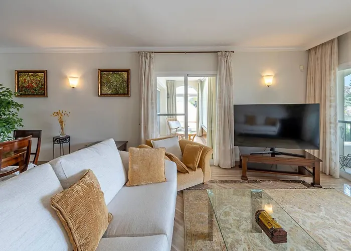 Awesome 3 Bedroom Apart. W/ 4 Terraces, Pool & Parking Appartamento *