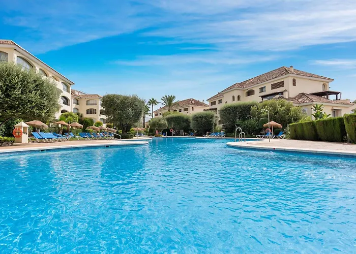 Апартаменты Awesome 3 Bedroom Apart. W/ 4 Terraces, Pool & Parking Марбелья