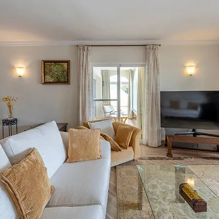 Awesome 3 Bedroom Apart. W/ 4 Terraces, Pool & Parking Appartamento *