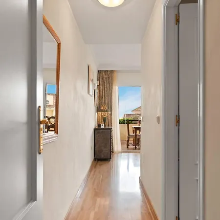 Awesome 3 Bedroom Apart. W/ 4 Terraces, Pool & Parking *