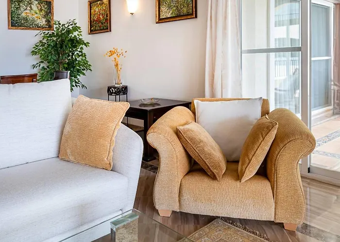 Awesome 3 Bedroom Apart. W/ 4 Terraces, Pool & Parking