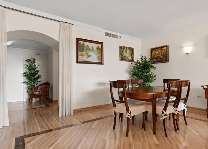 Awesome 3 Bedroom Apart. W/ 4 Terraces, Pool & Parking Marbella