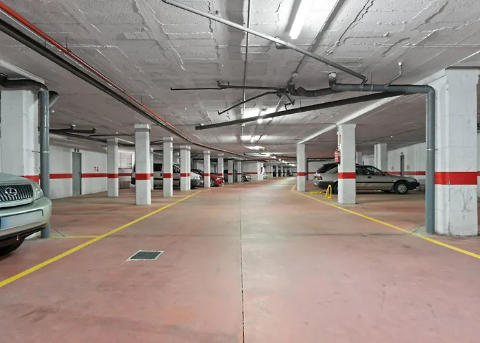 Apartamento Awesome 3 Bedroom Apart. W/ 4 Terraces, Pool & Parking *