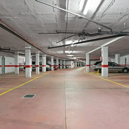 아파트 Awesome 3 Bedroom Apart. W/ 4 Terraces, Pool & Parking *